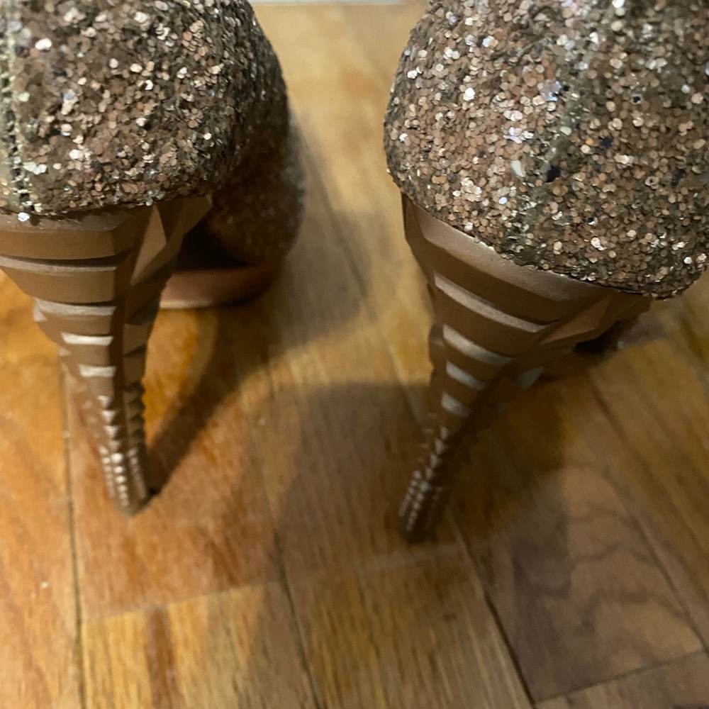 Stilettos - Picture 5 of 6